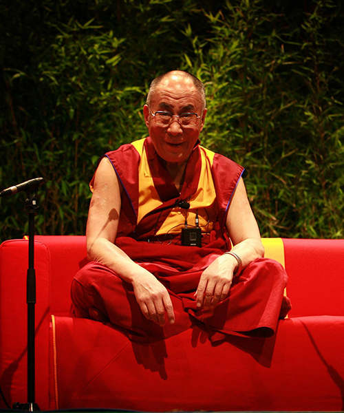Sua Santidade o 14.º Dalai Lama; Ensinamentos – “Desenvolvendo a Paz Interior”, Auditório da Faculdade de Medicina Dentária da Universidade de Lisboa – 13–15 de setembro de 2007 – Lisboa